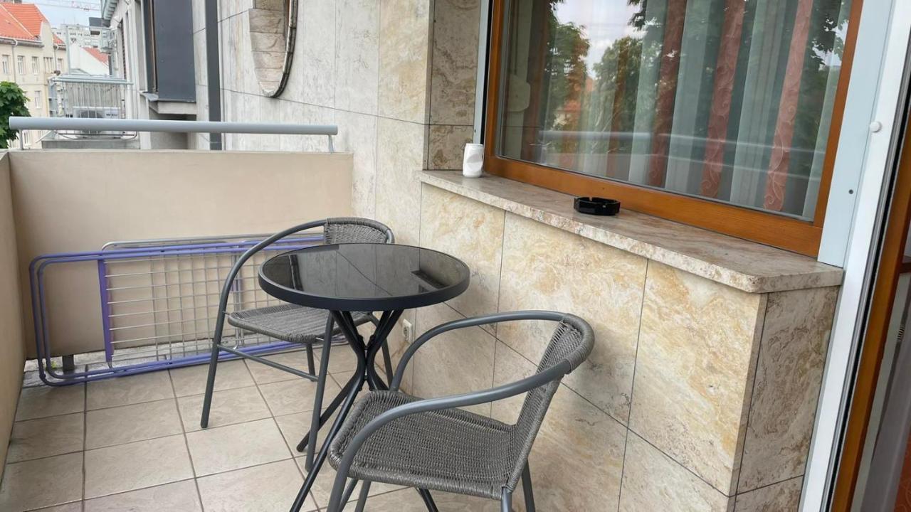 Kis-Celli Apartman Budapeste Exterior foto
